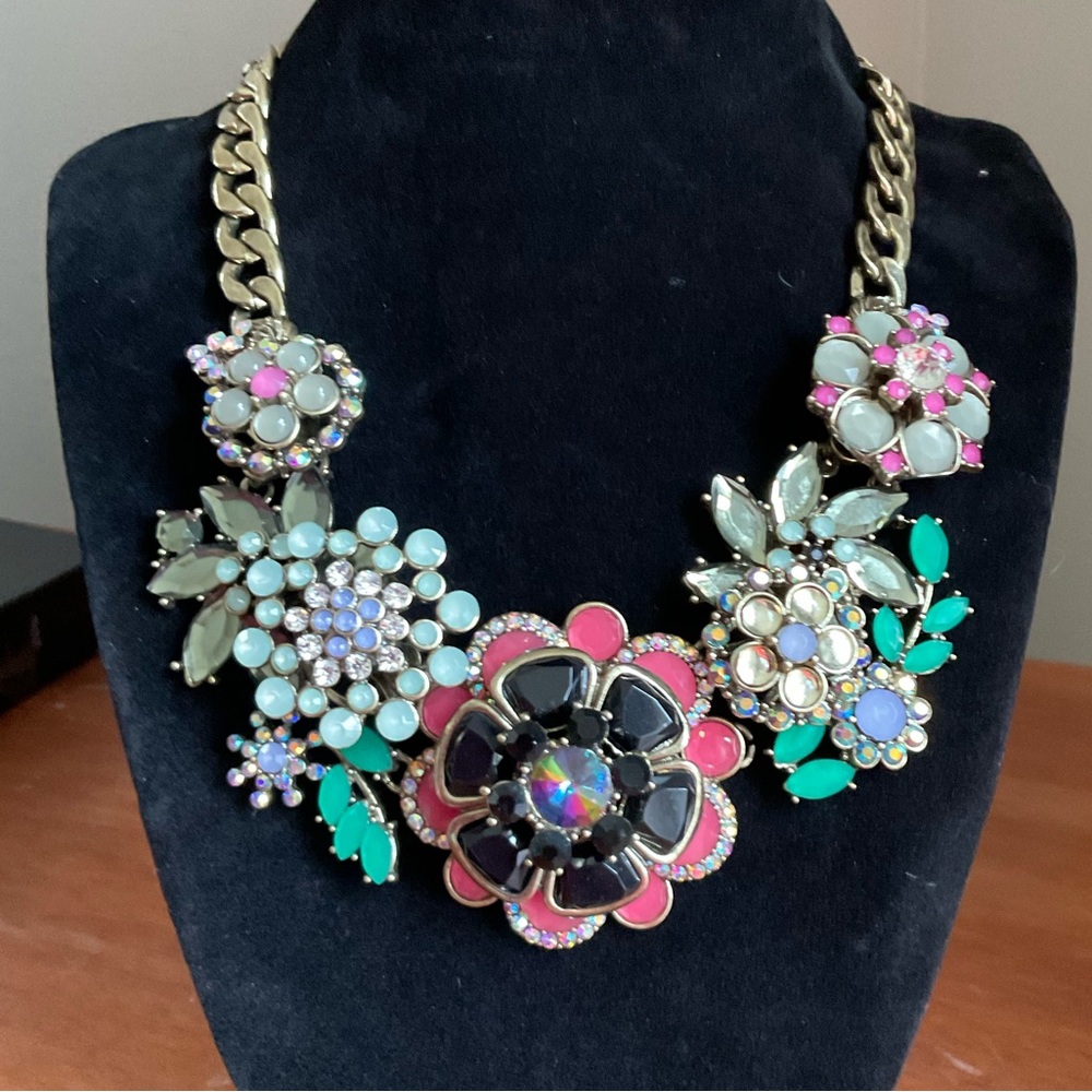 New Joan Rivers flower floral rhinestone garden bouquet statement necklace